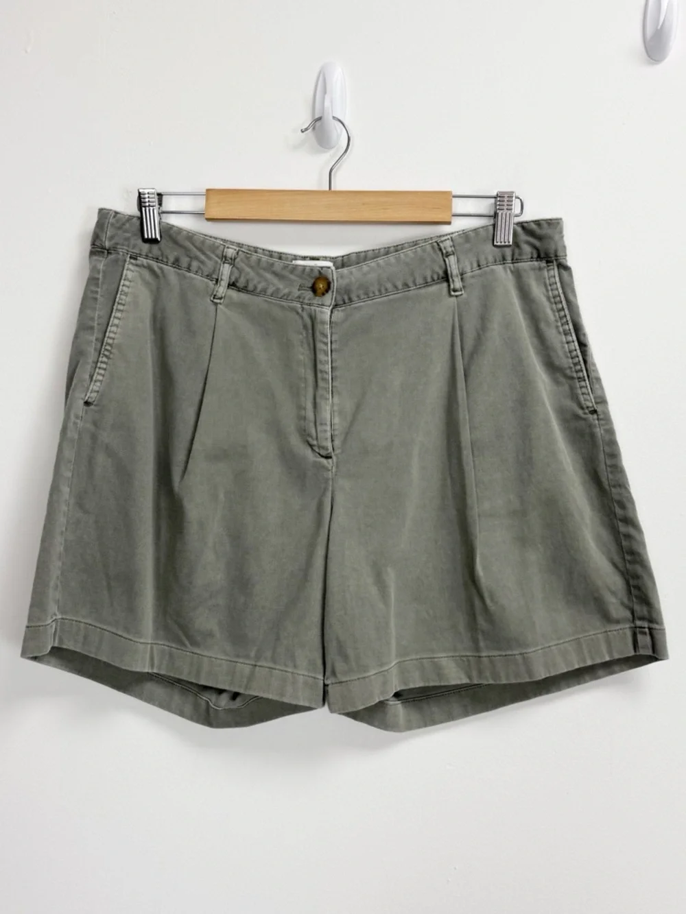 J Jill Shorts Womens 14 Gray Pleated VTG Shorts Cotton Tencel Blend